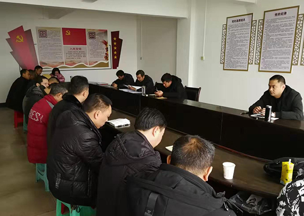 5e0425c929320.jpg 紅二區(qū)宣講十九屆四中全會精神.jpg